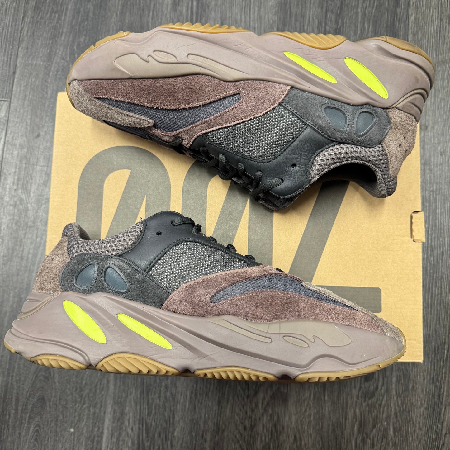 Adidas Yeezy Boost 700 Mauve U