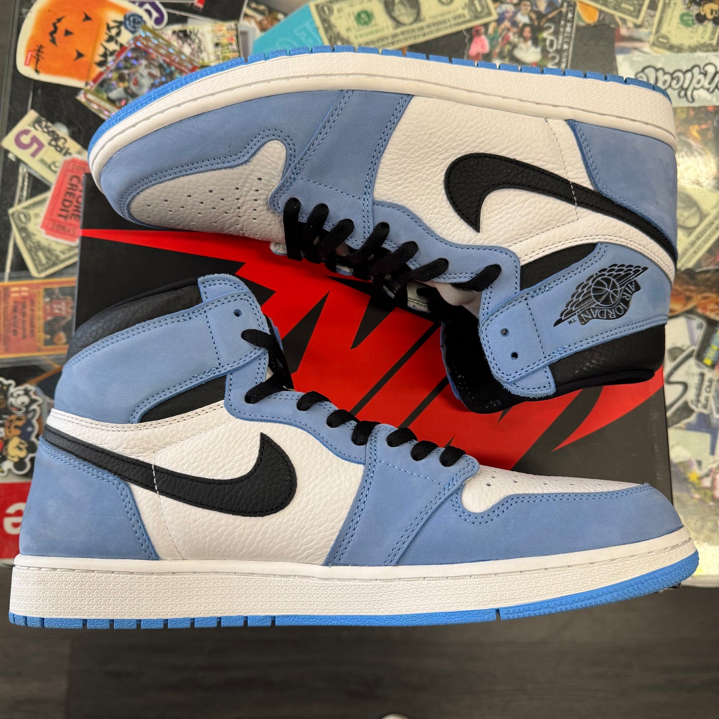 Jordan 1 Retro University Blue U