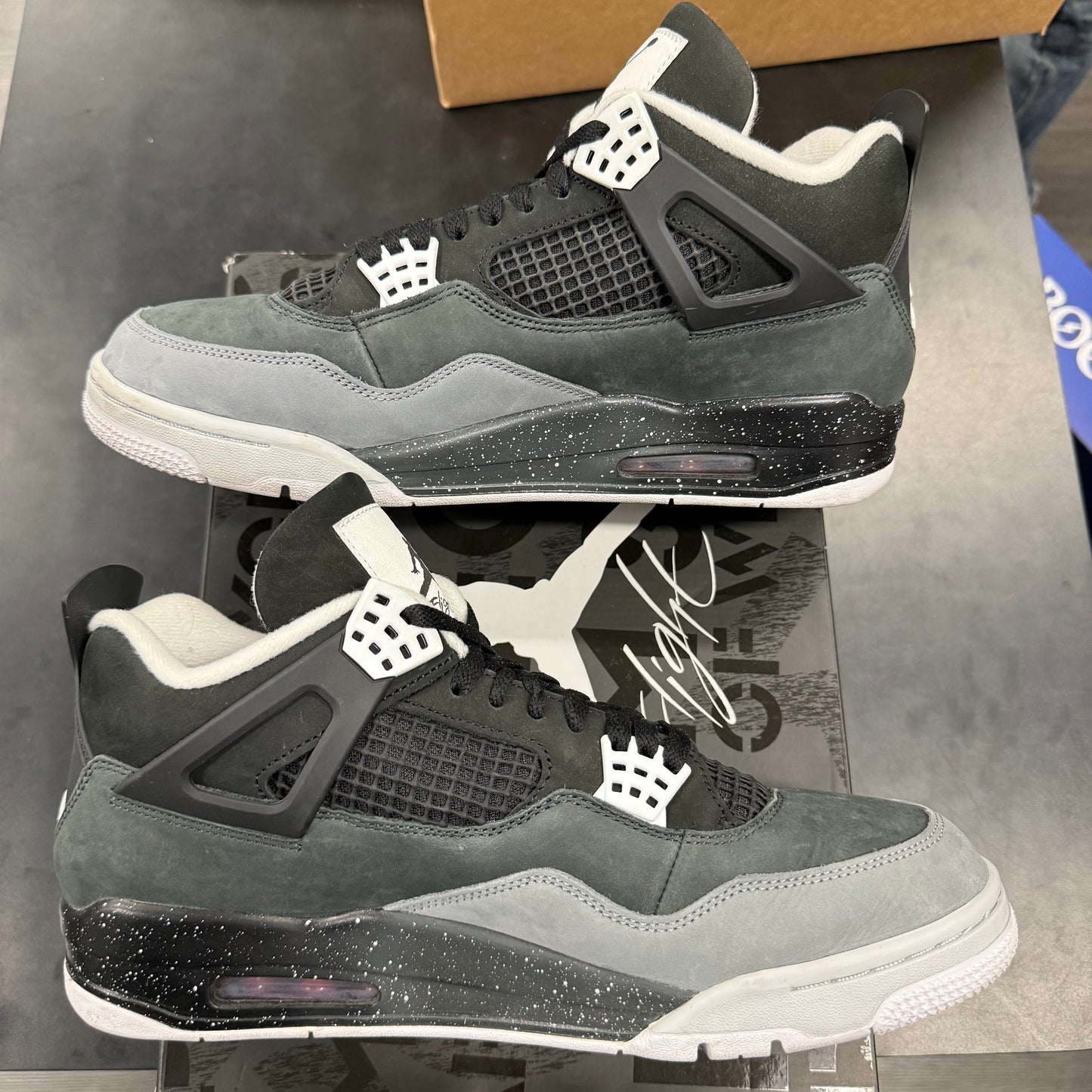 Jordan 4 Retro Fear (2024) U
