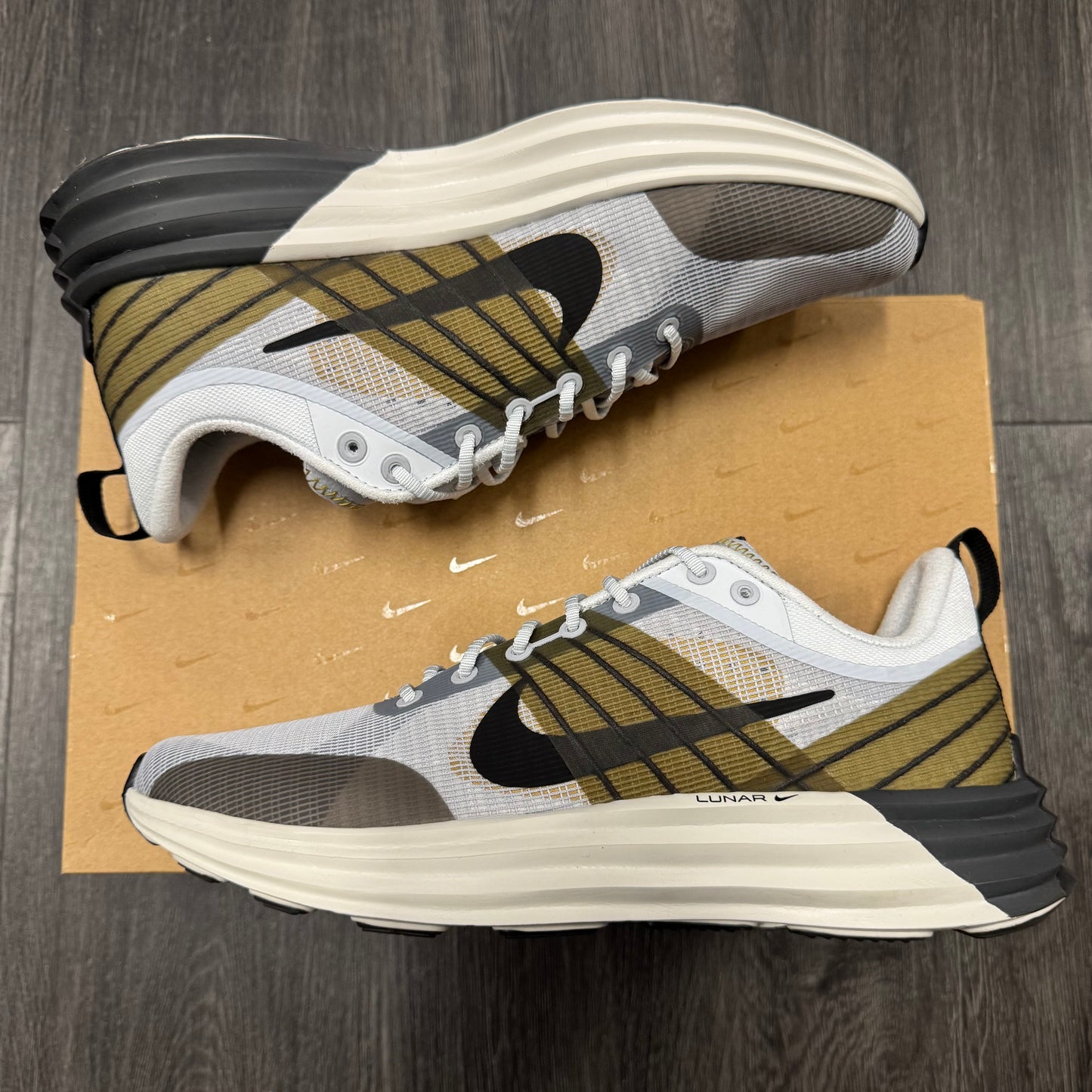 Nike Lunar Roam Platinum Tint Desert Moss