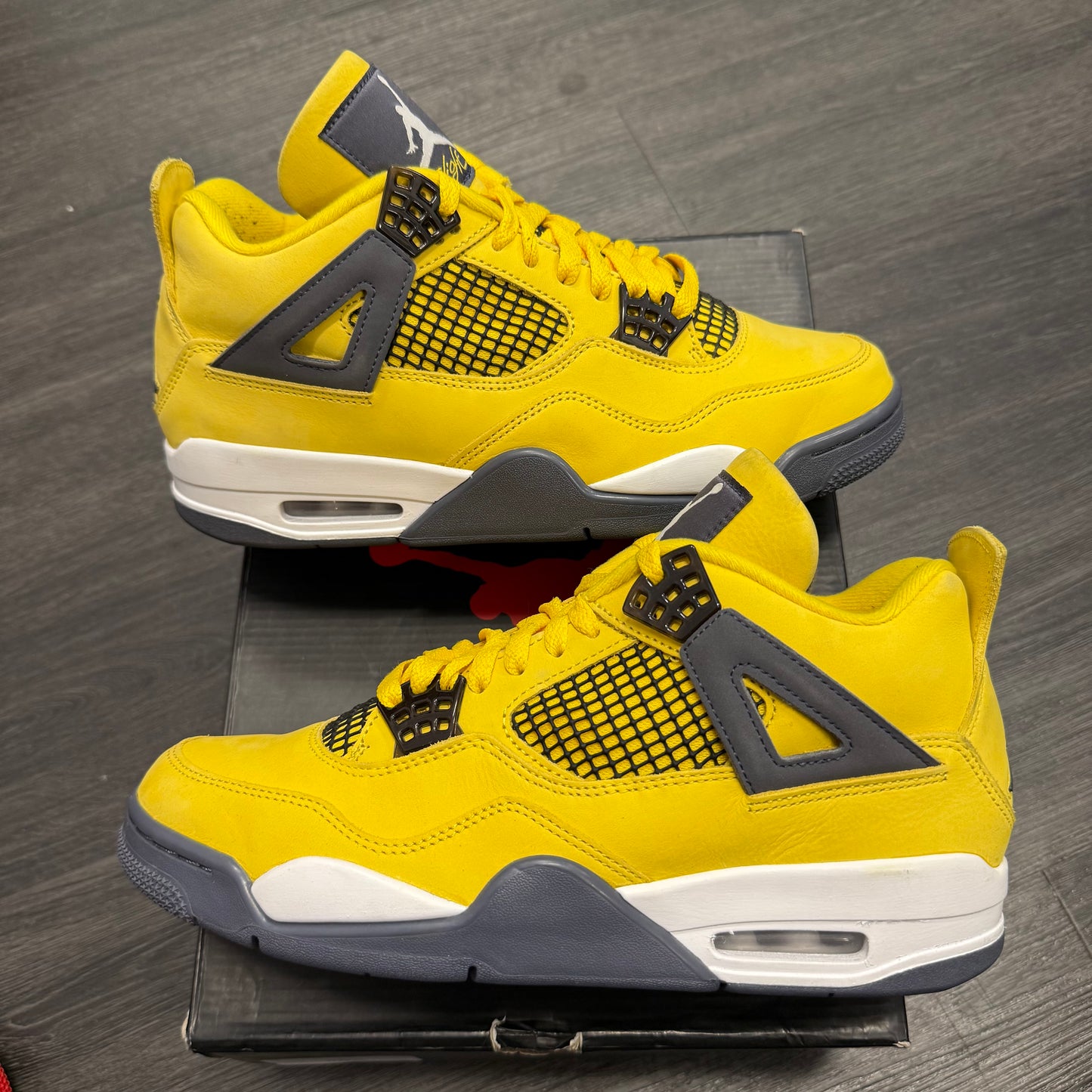 Jordan 4 Retro Lightning 2021 U9