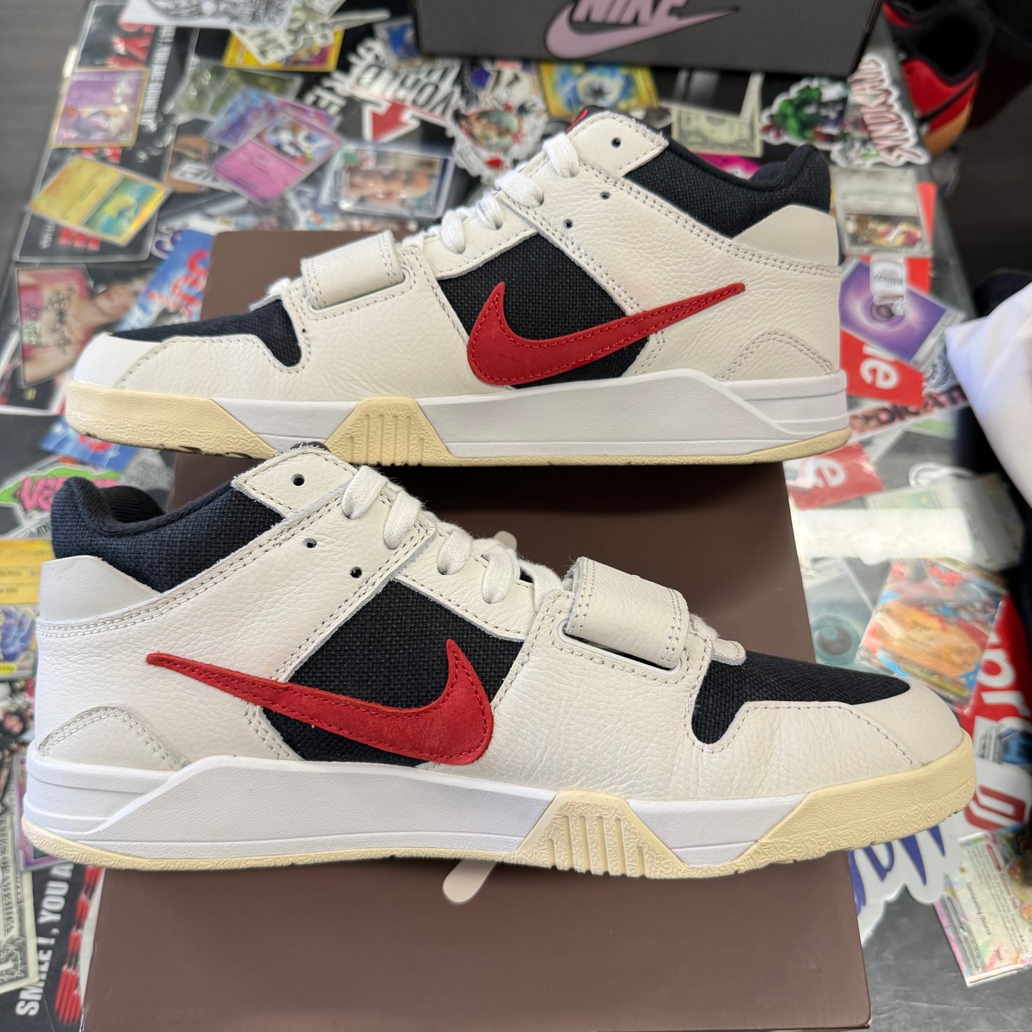 Jordan Jumpman Jack TR Travis Scott University Red U11
