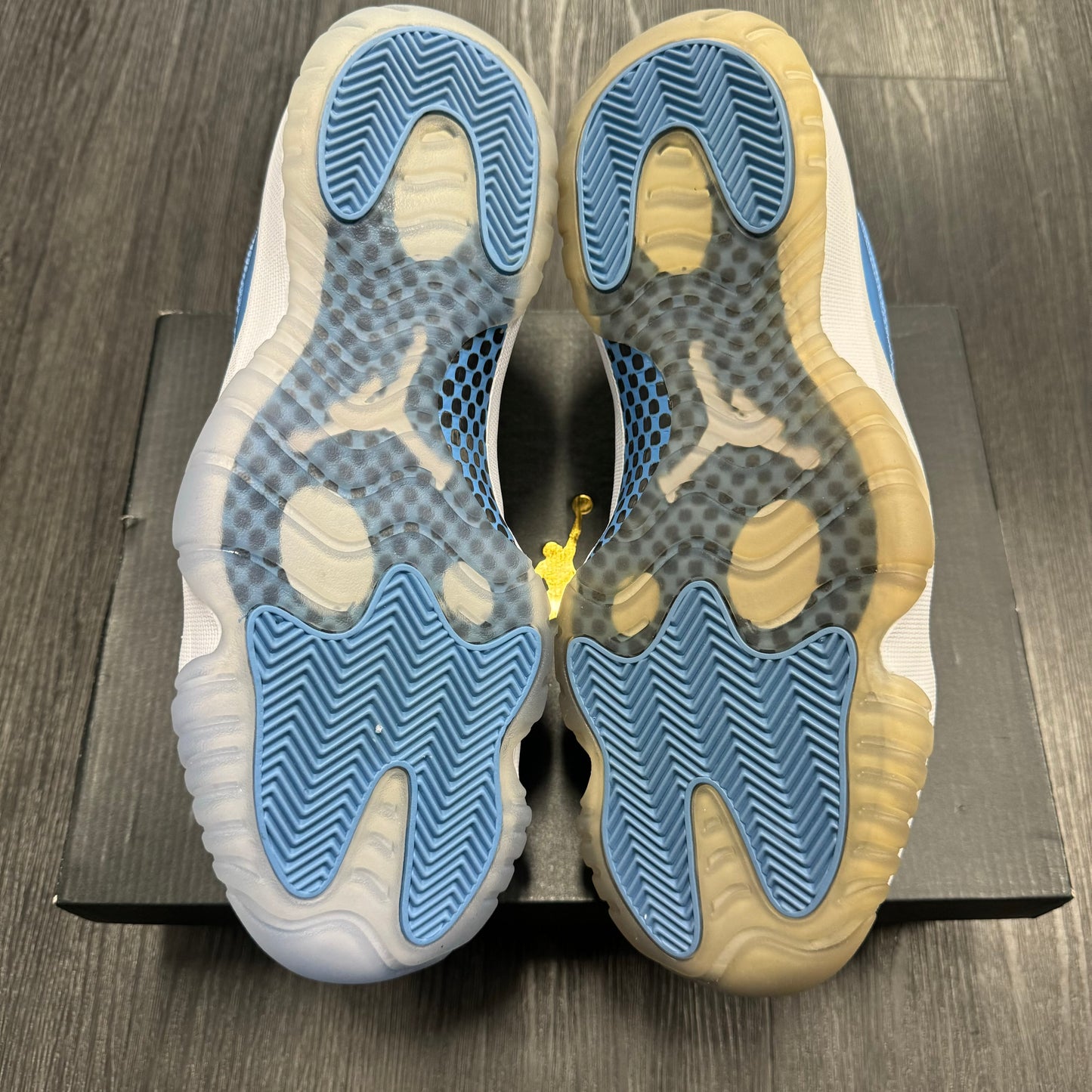 Jordan 11 Retro Low University Blue 2017 UNC