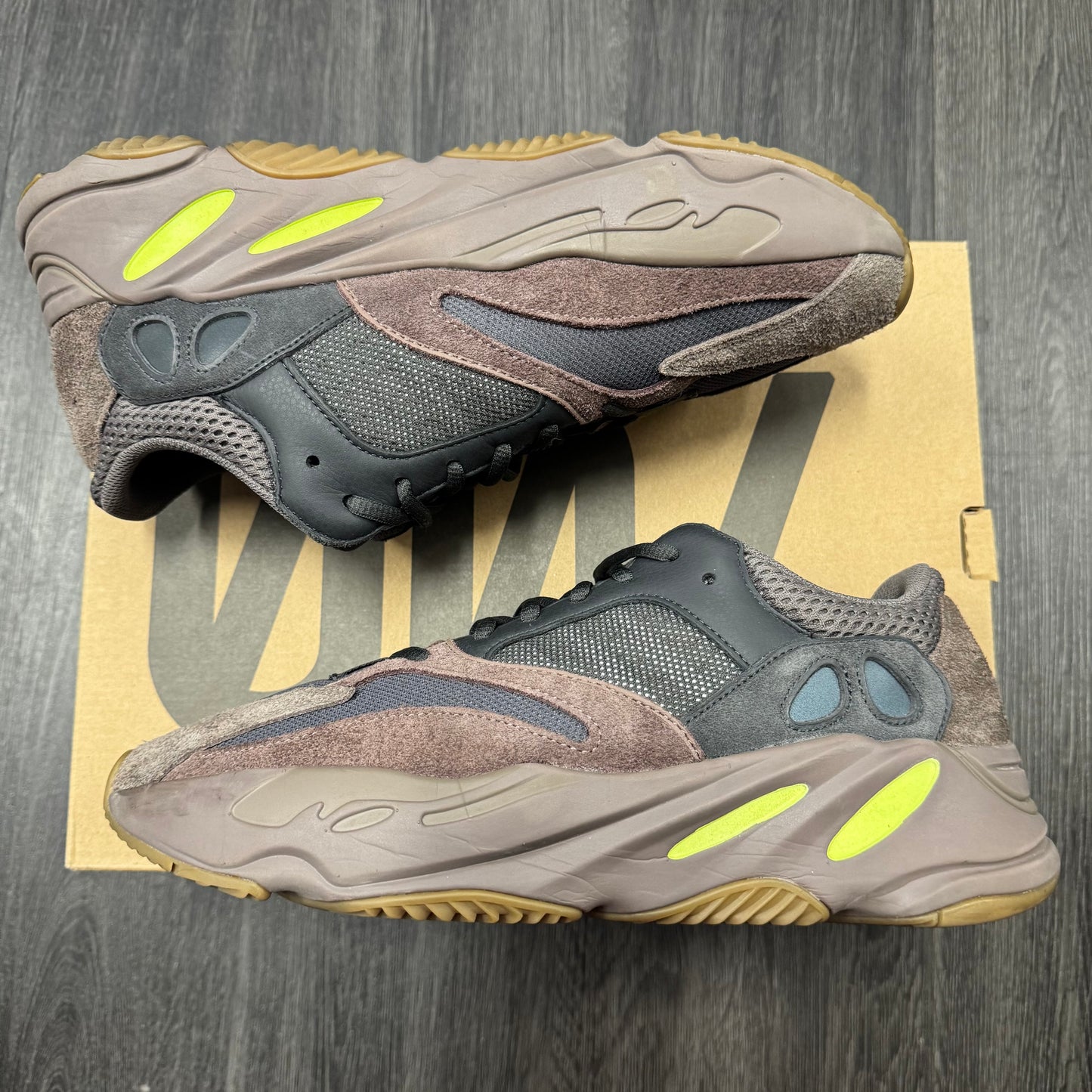 Adidas Yeezy Boost 700 Mauve U