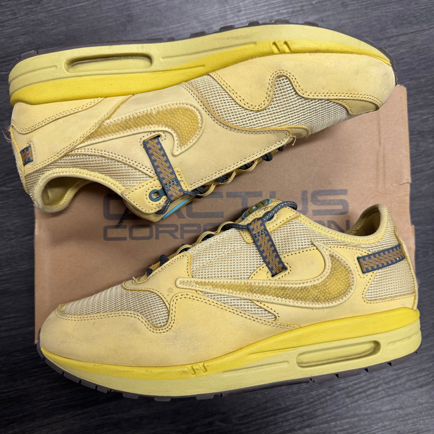 Nike Air Max 1 Travis Scott Cactus Jack Saturn Gold U