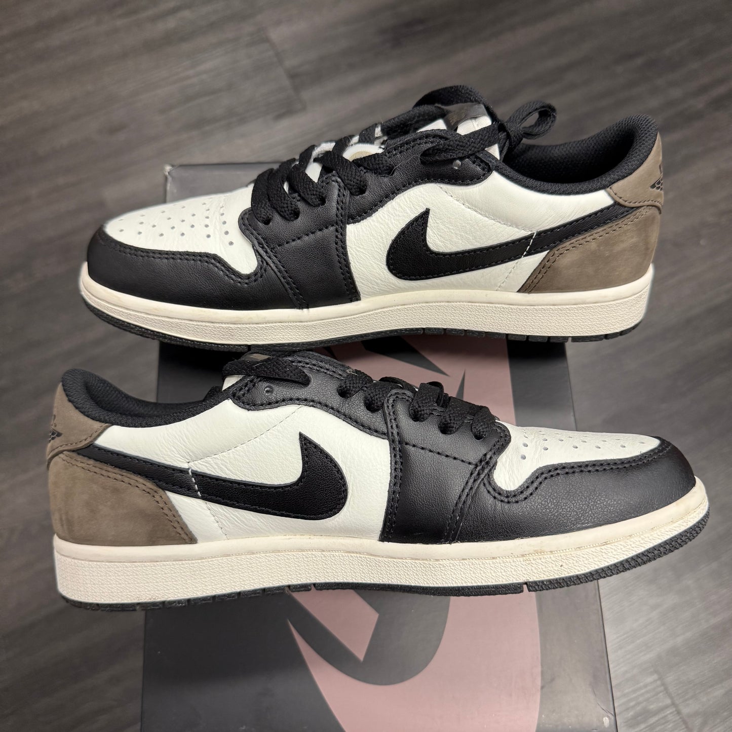 Jordan 1 Retro Low OG Mocha U8