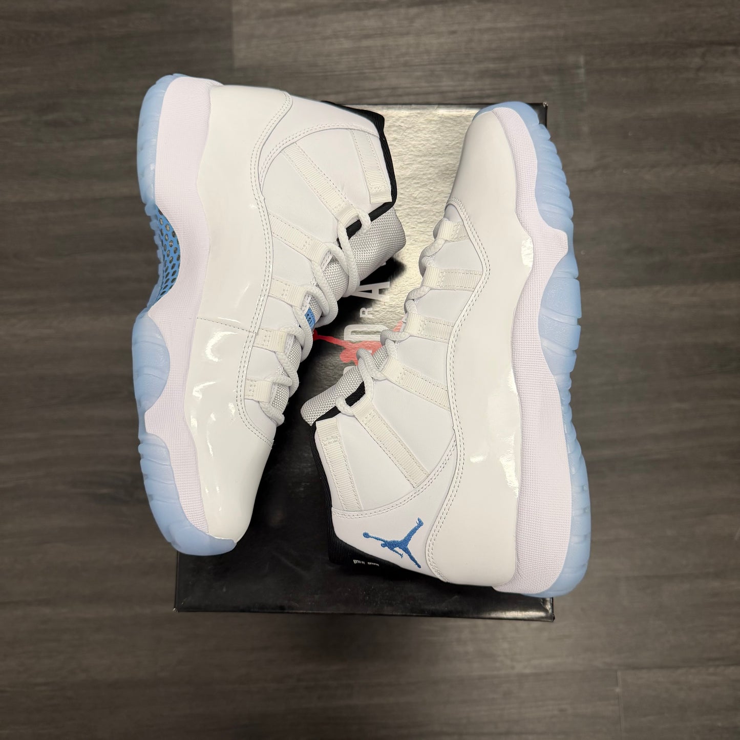 Jordan 11 Retro Legend Blue (2024) U9