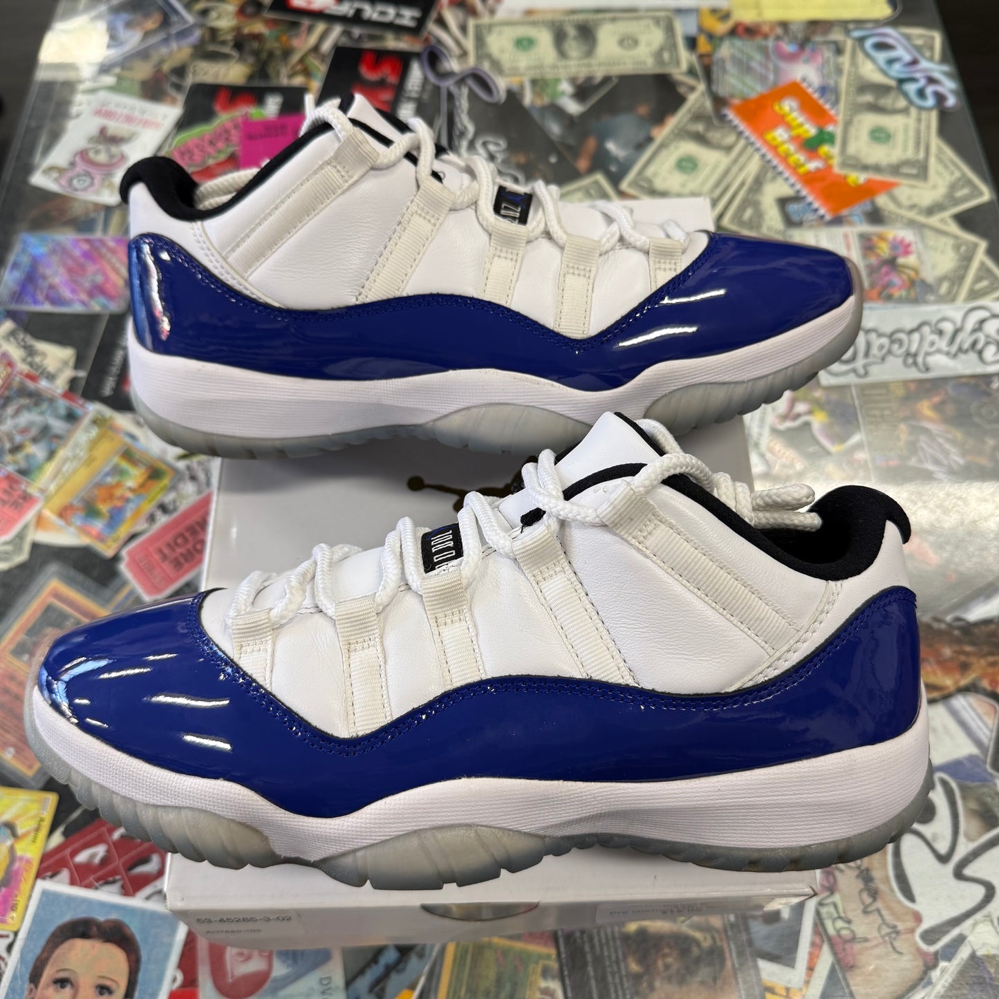 Jordan 11 Retro Low White Concord (Women's)
