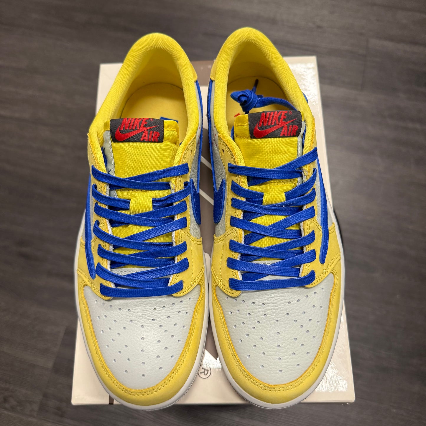 Jordan 1 Retro Low OG SP Travis Scott Canary (Women's) U9W