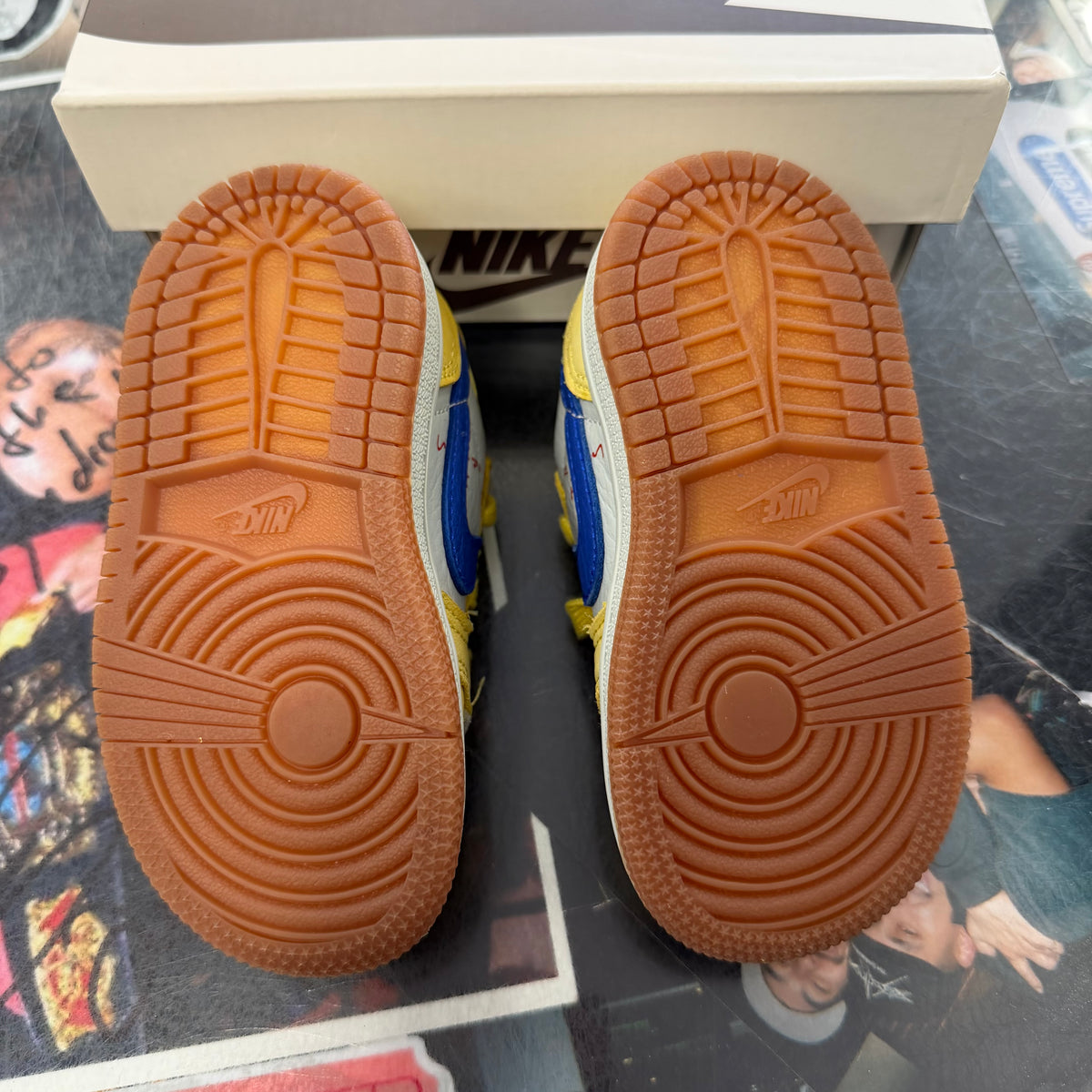 Jordan 1 Retro Low OG SP Travis Scott Canary (TD)