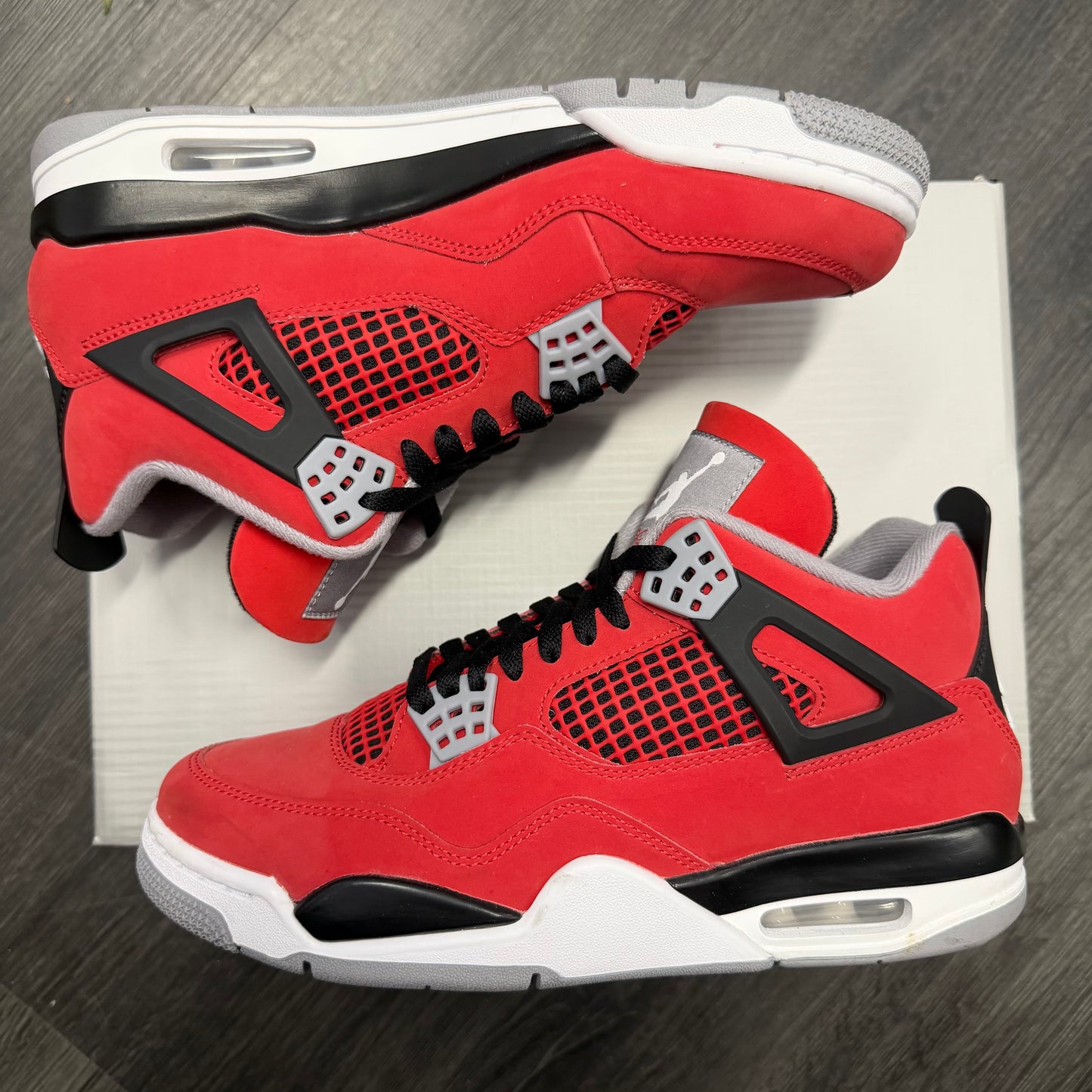 Jordan 4 Retro Toro Bravo U