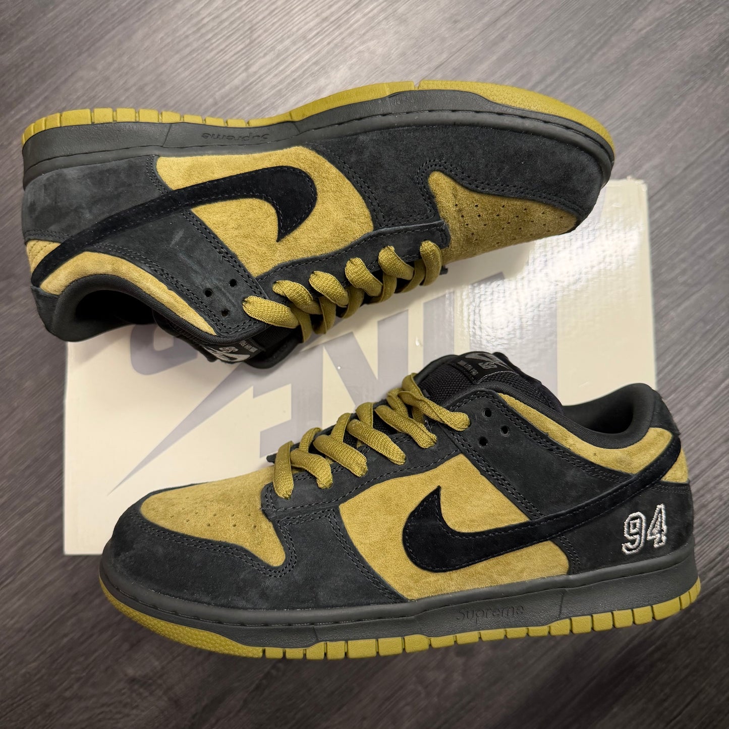 Nike SB Dunk Low Supreme 94 Camper Green