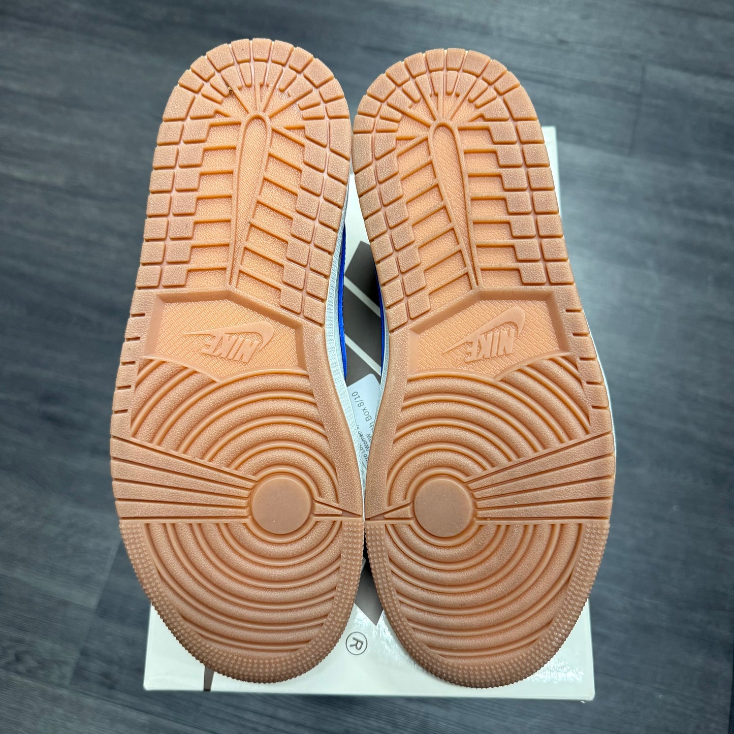 Jordan 1 Retro Low OG SP Travis Scott Canary (Women's) U9W