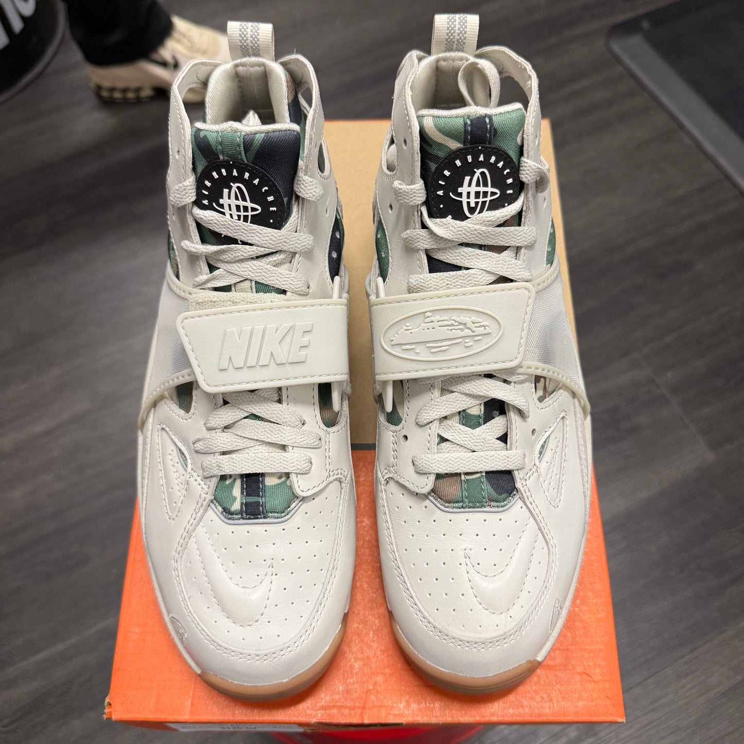 Nike Air Trainer Huarache Corteiz Light Bone U