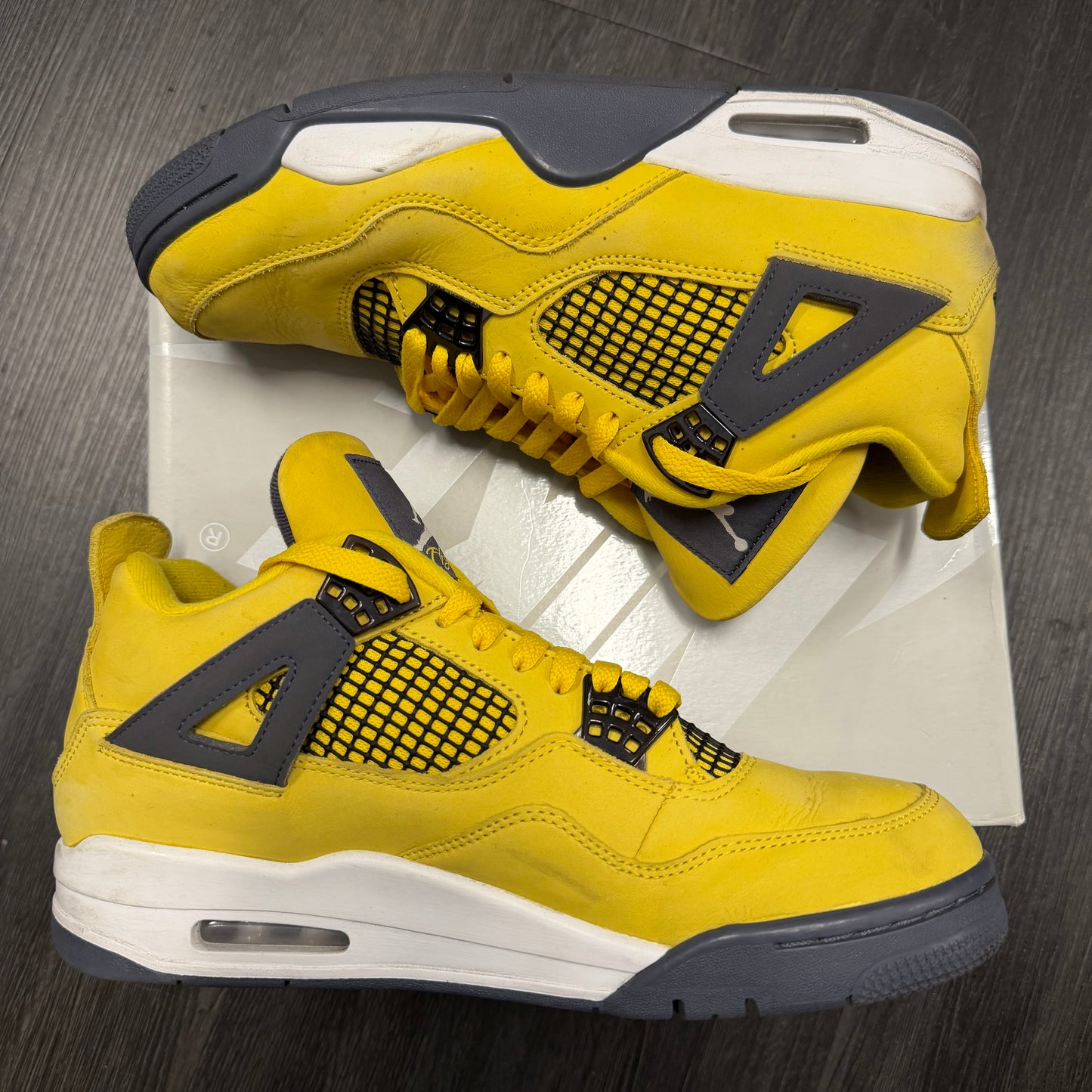 Jordan 4 Retro Lightning 2021 U9.5NB