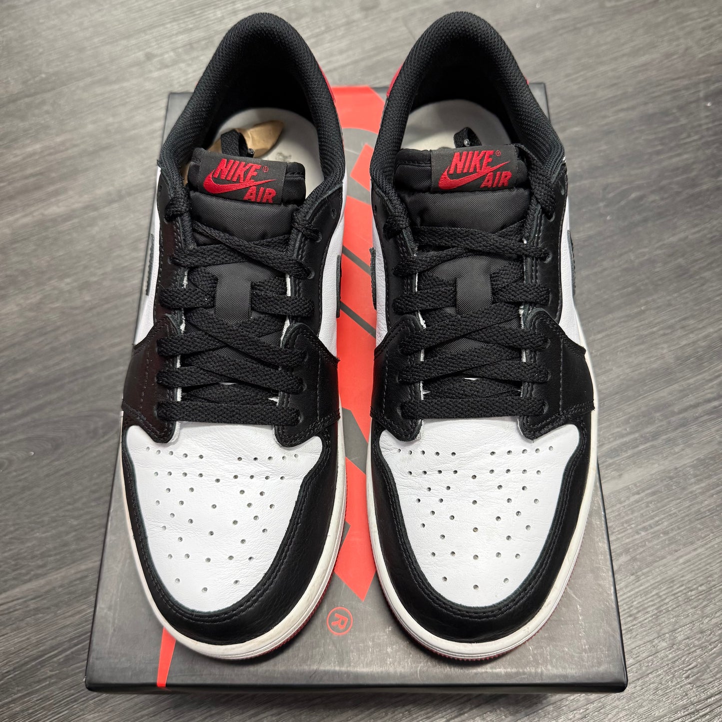 Jordan 1 Retro Low Black Toe 2023 U10.5