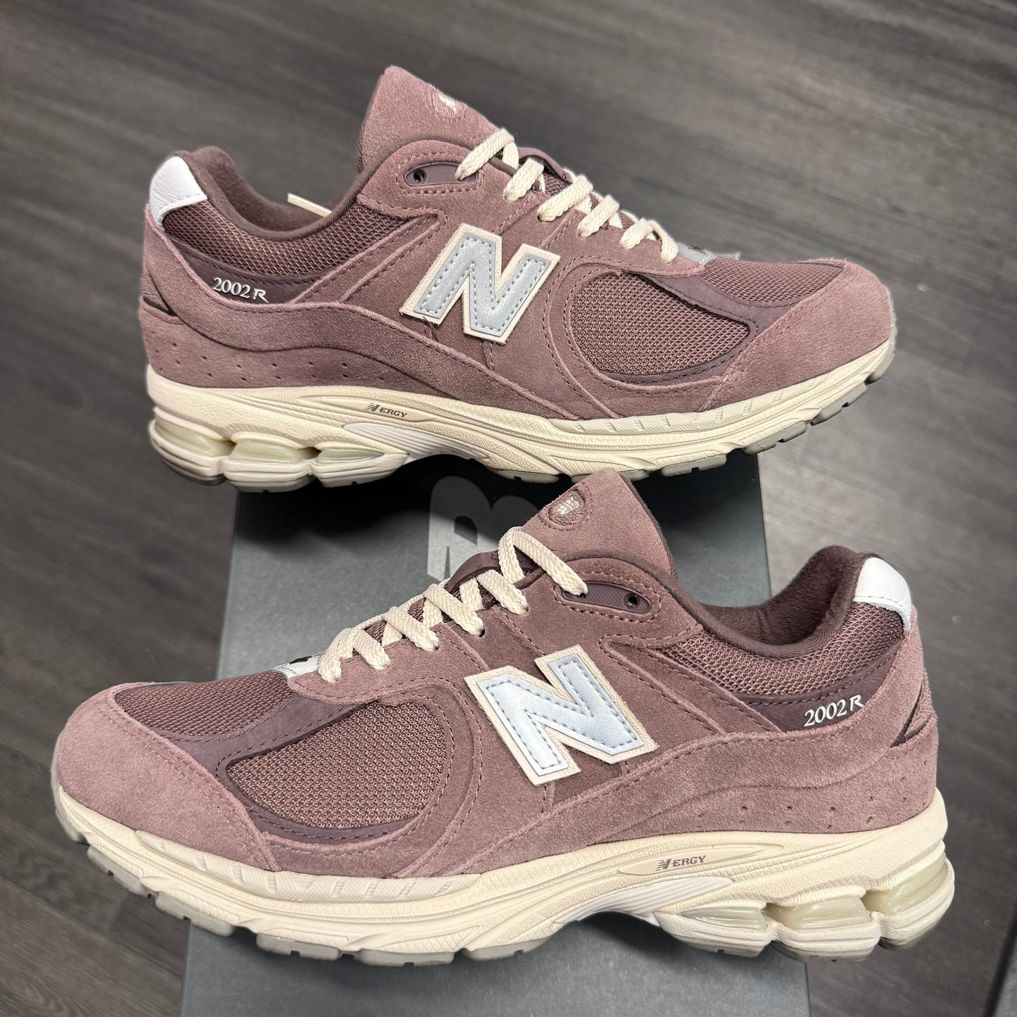 New Balance 2002R Black Fig U