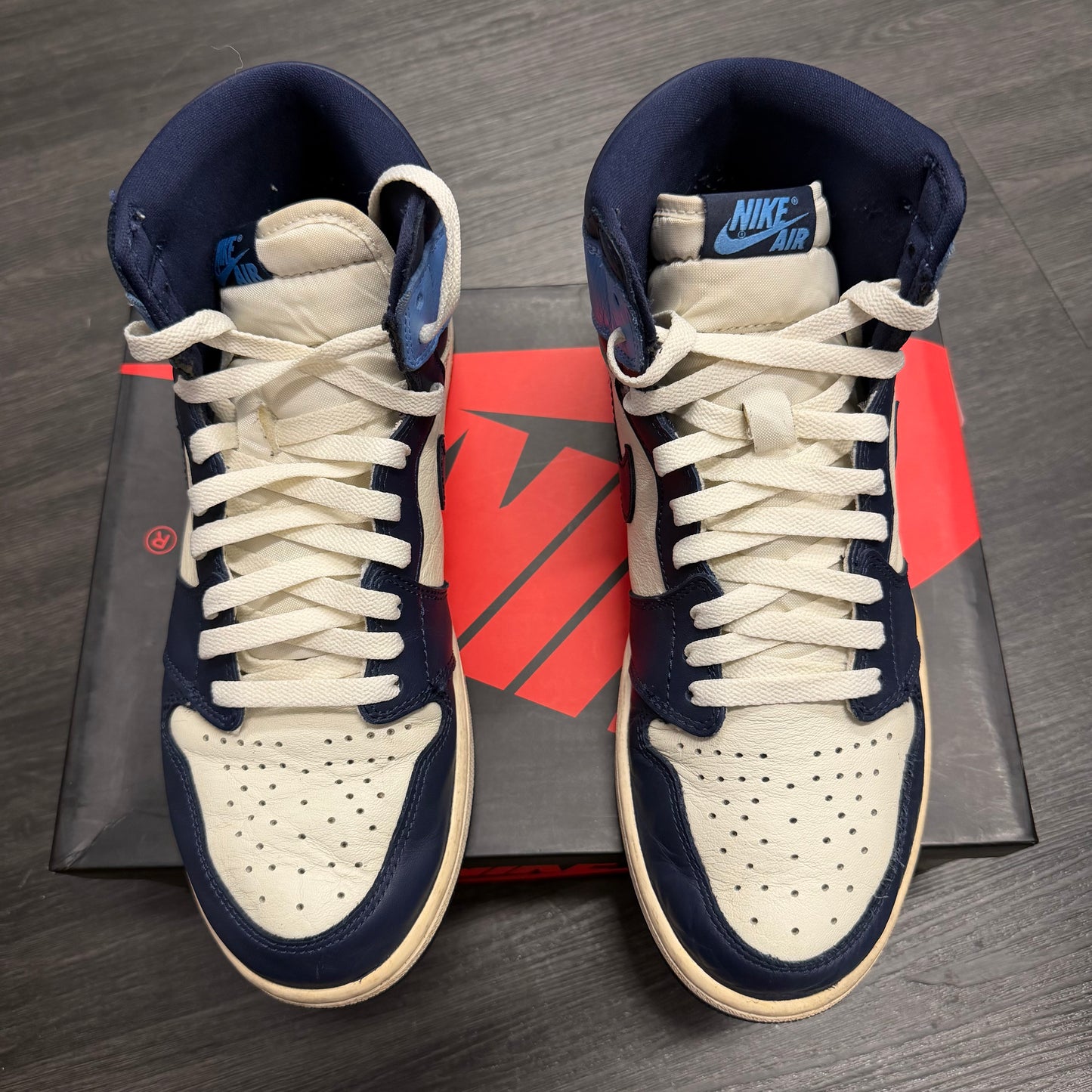 Jordan 1 Retro Obsidian