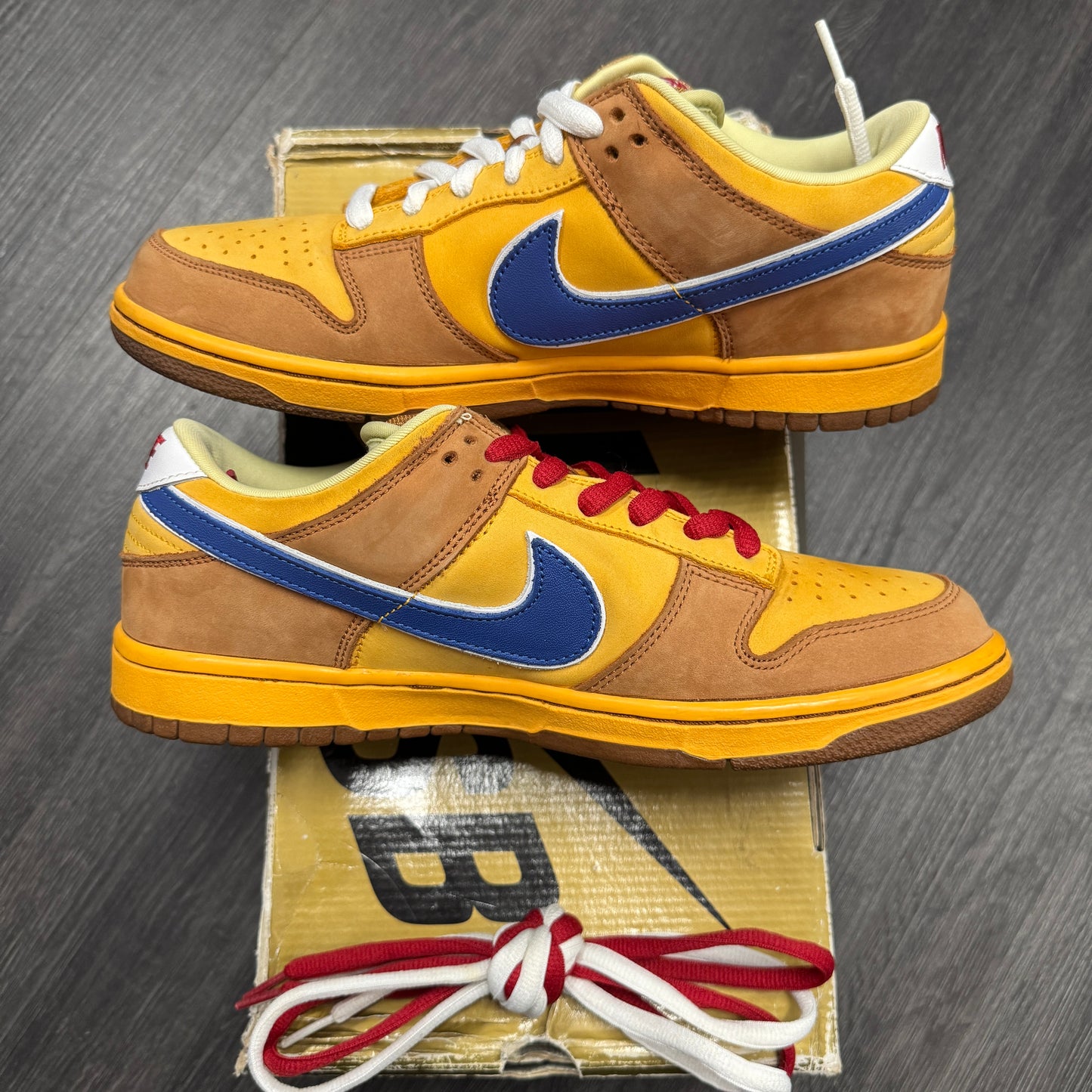 Nike SB Dunk Low Newcastle Brown Ale U10