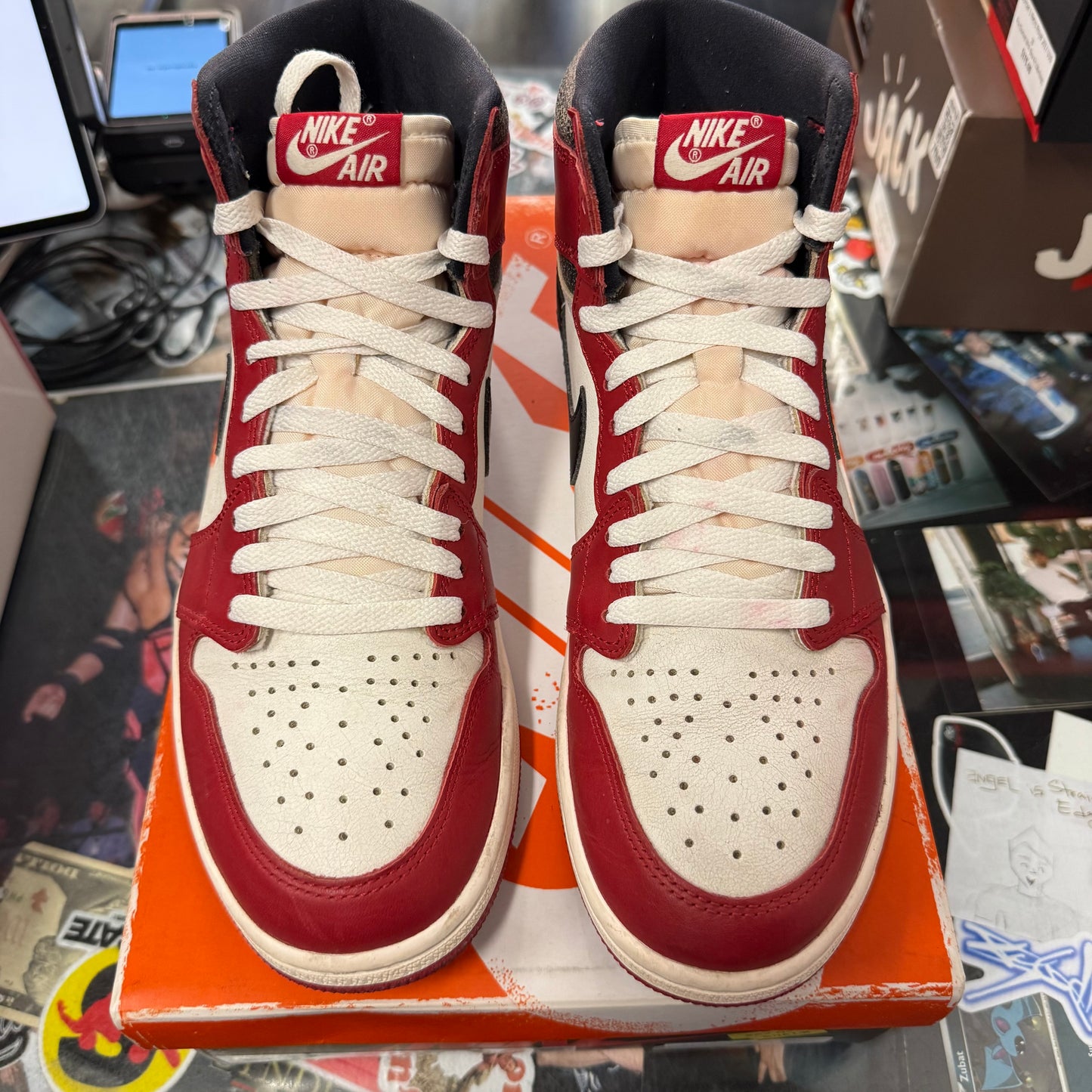 Jordan 1 Retro High Lost And Found U9.5