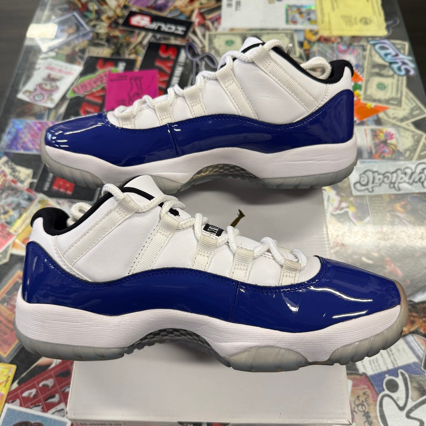 Jordan 11 Retro Low White Concord (Women's)