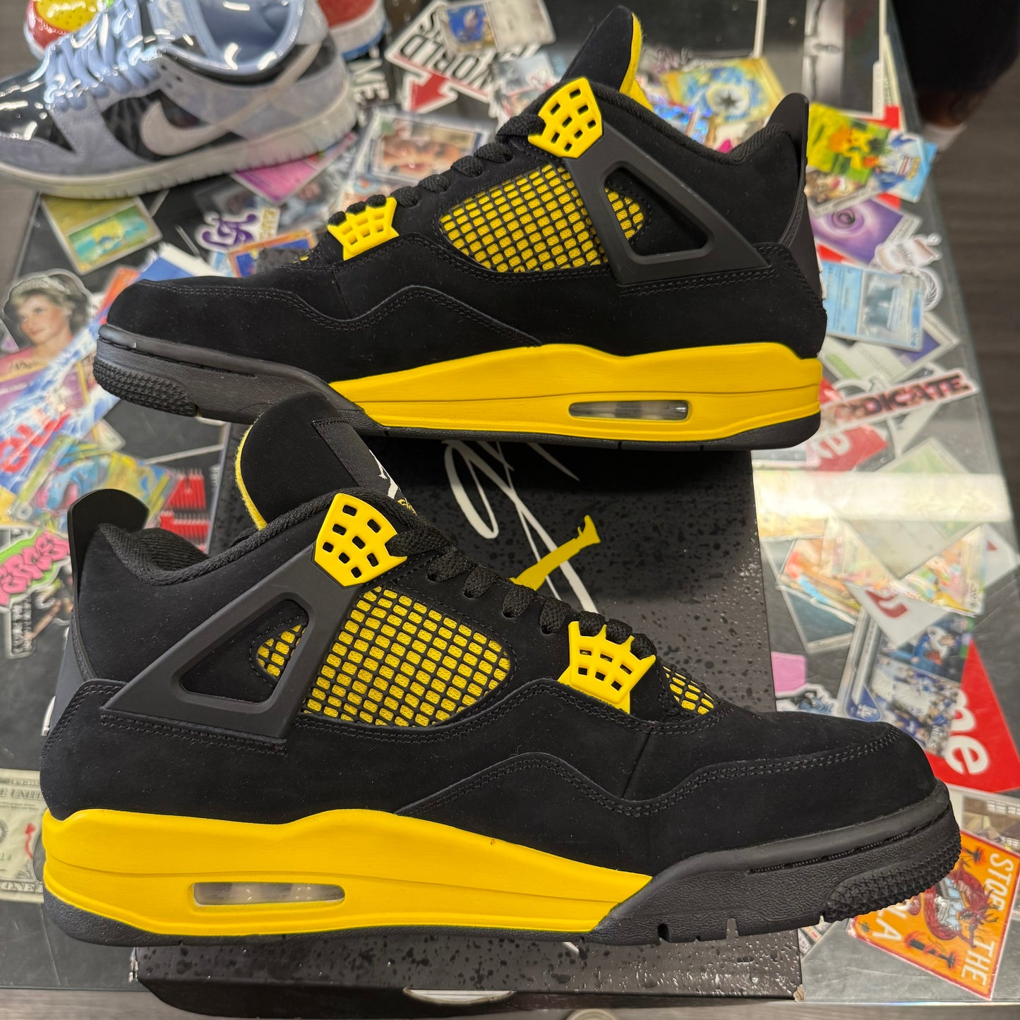 Jordan 4 Retro Thunder U11