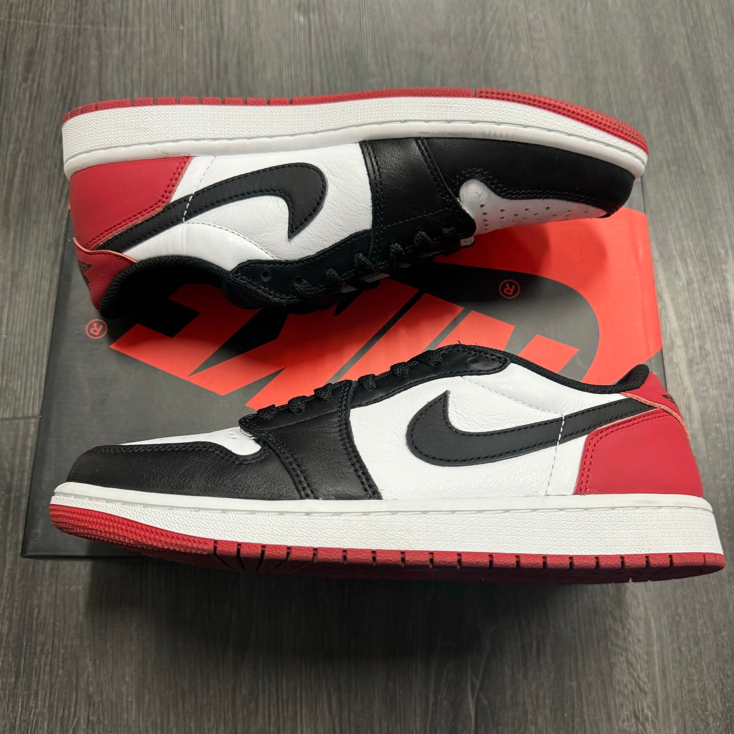 Jordan 1 Retro Low Black Toe 2023 U**