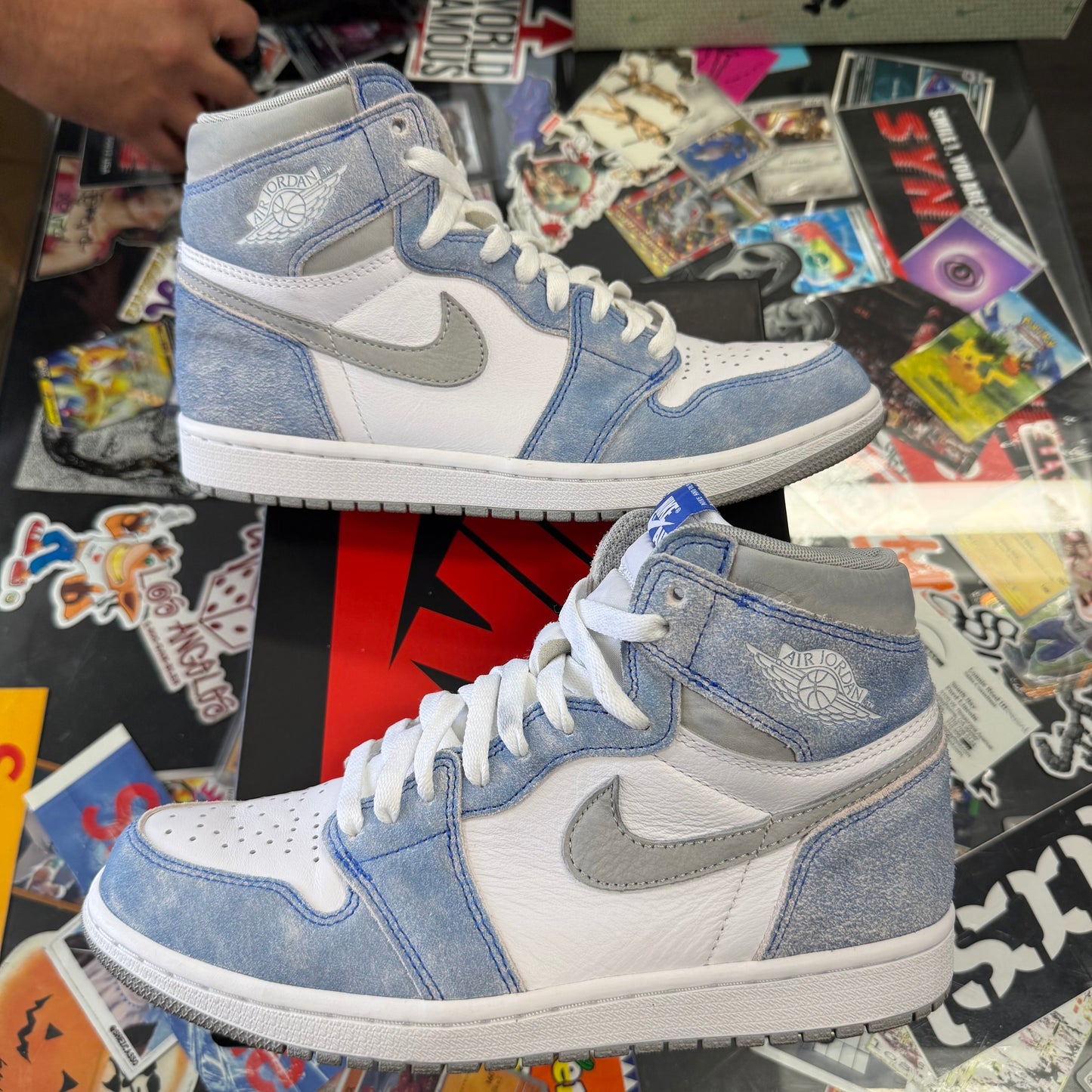 Jordan 1 Retro Hyper Royal Smoke Grey U8