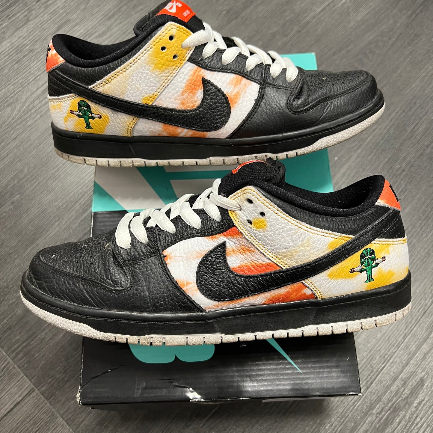 Nike SB Dunk Low Raygun Tie-Dye Black U10