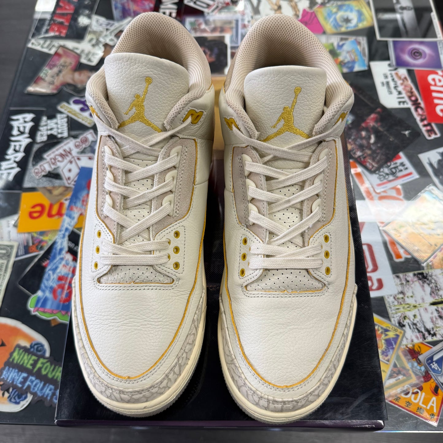 Jordan 3 Retro J Balvin Medellin Sunset U10