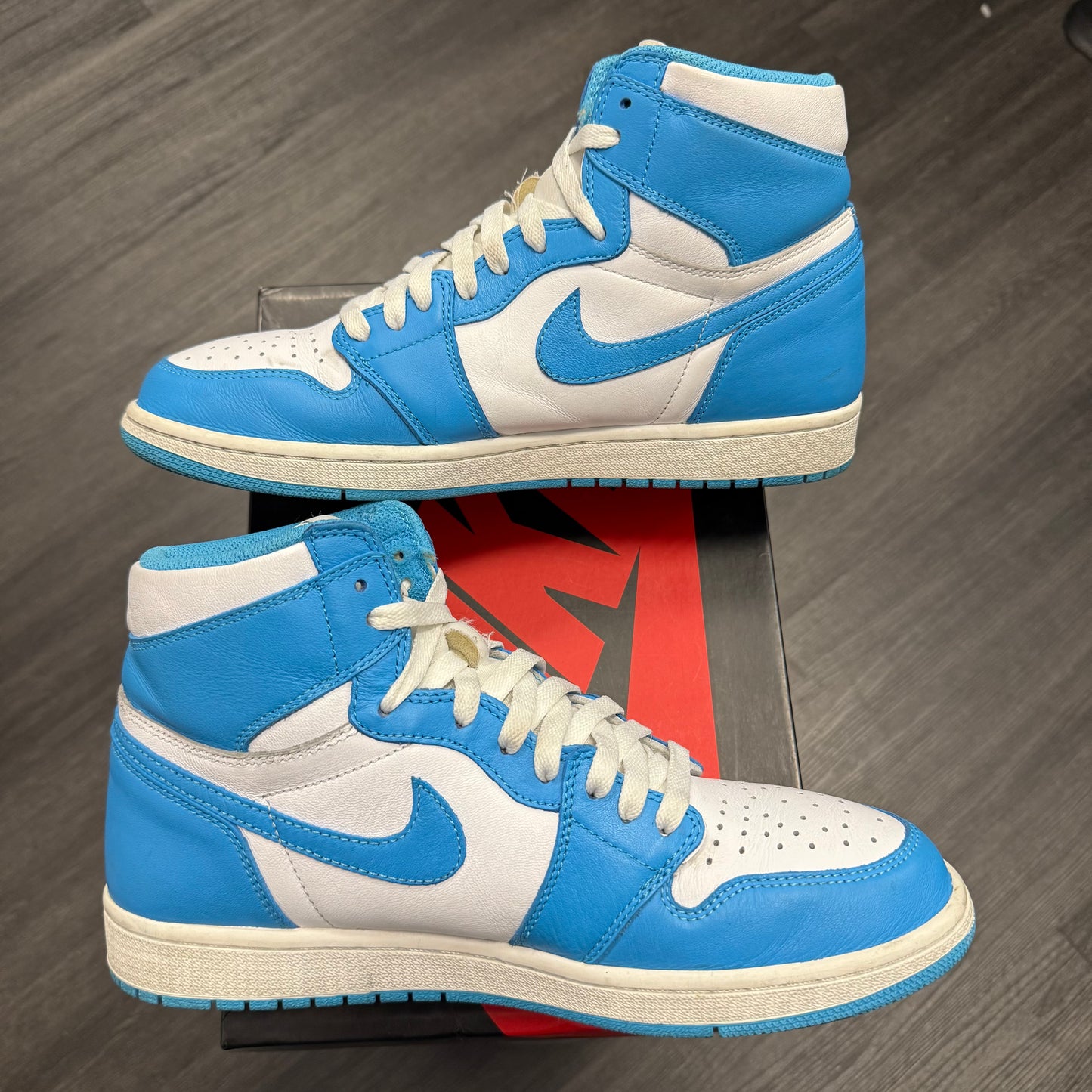 Jordan 1 Retro High UNC U