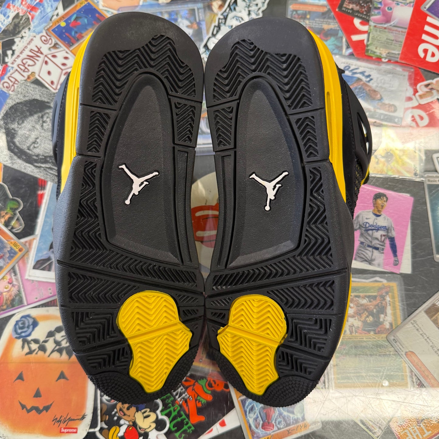 Jordan 4 Retro Thunder U7.5