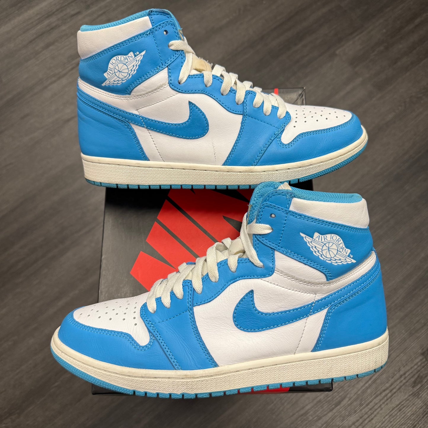 Jordan 1 Retro High UNC U