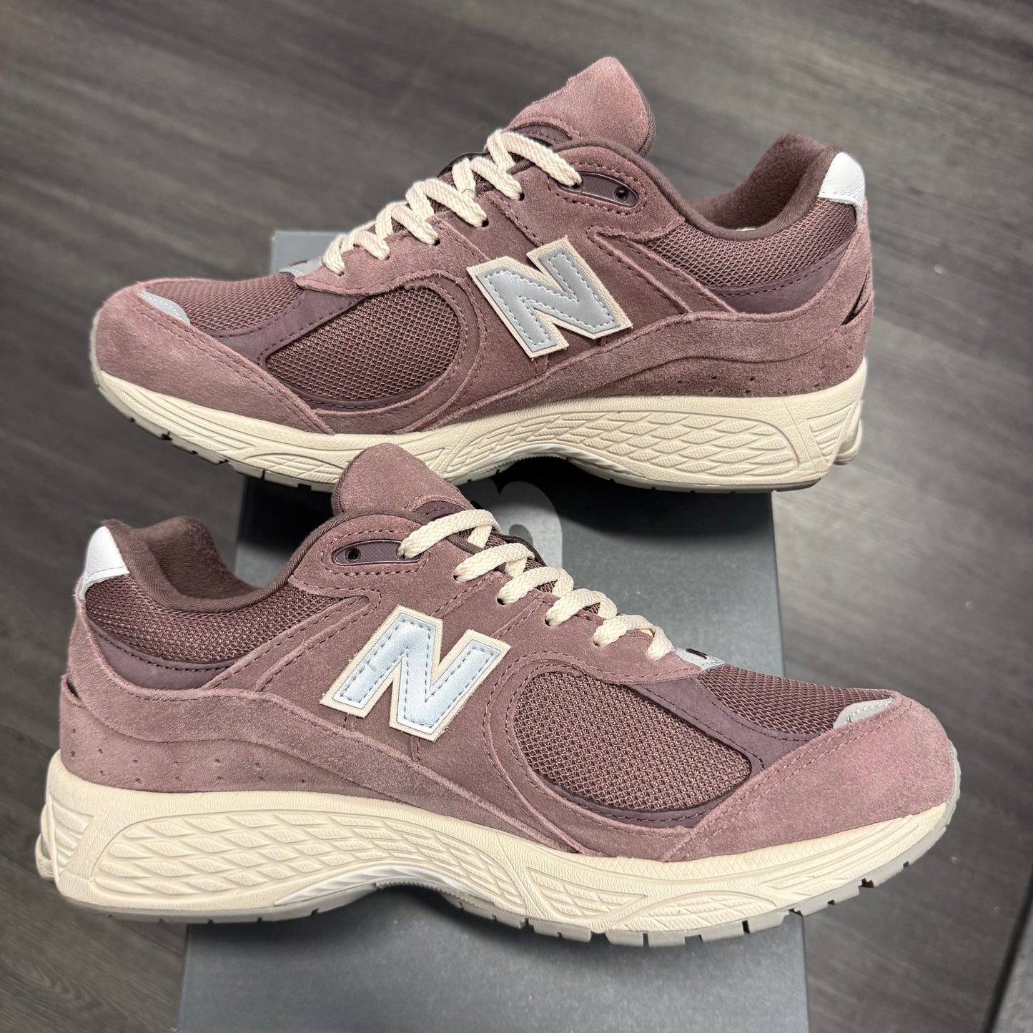 New Balance 2002R Black Fig U