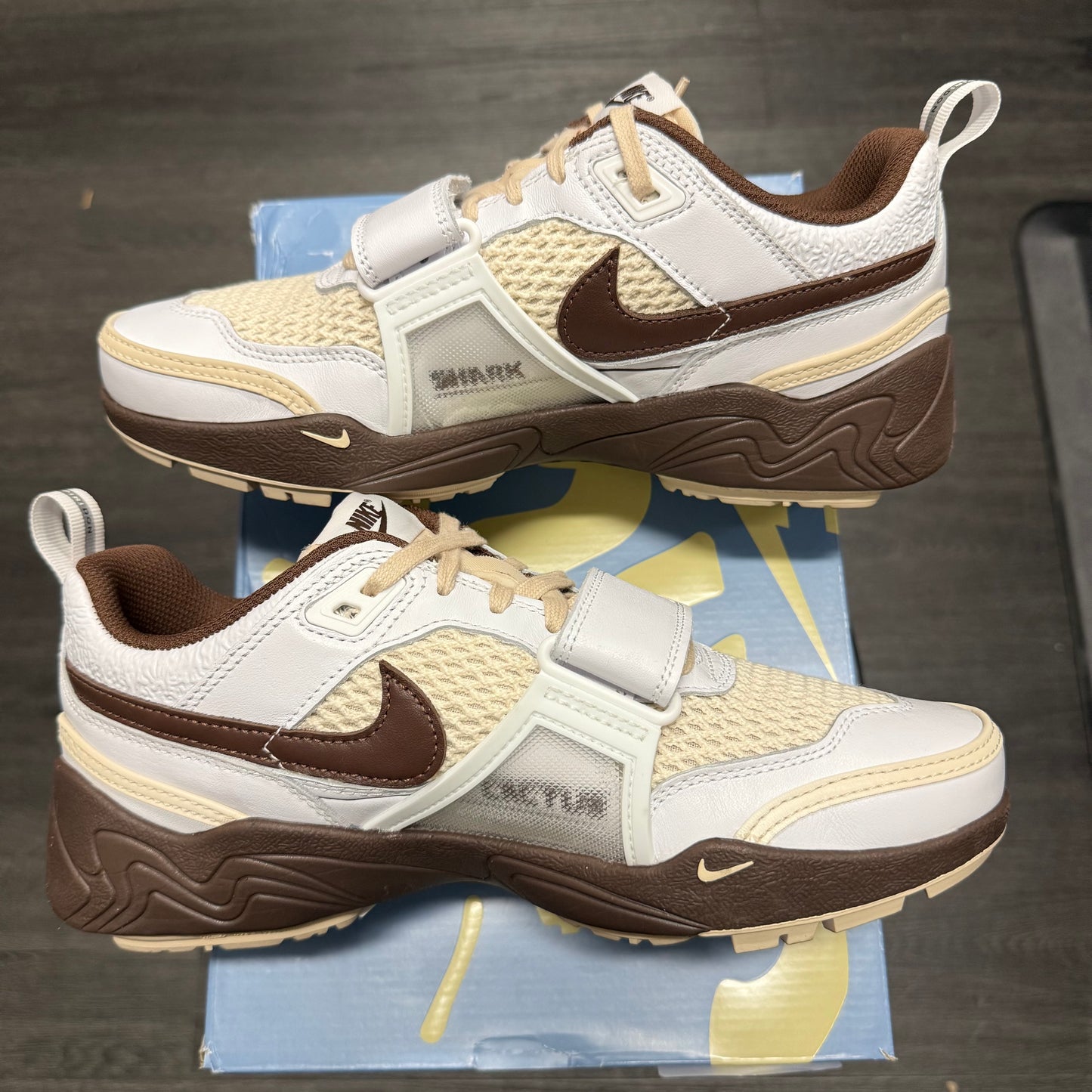Nike Zoom Field Jaxx Travis Scott Light Chocolate U8
