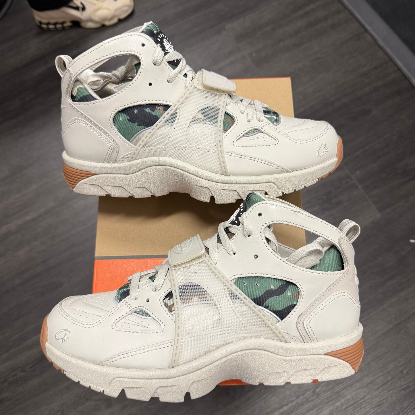 Nike Air Trainer Huarache Corteiz Light Bone U