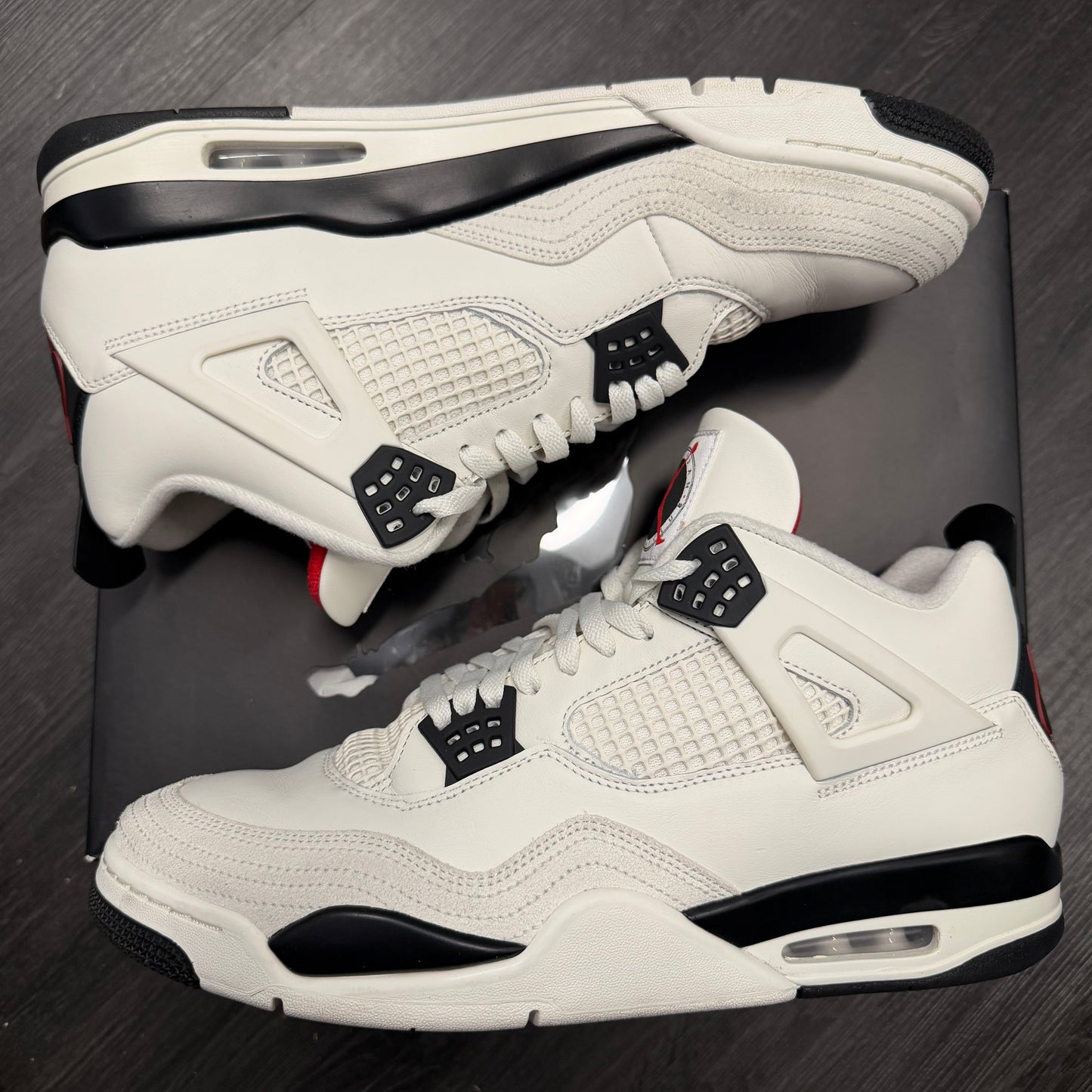 Jordan 4 Retro Flight Club
