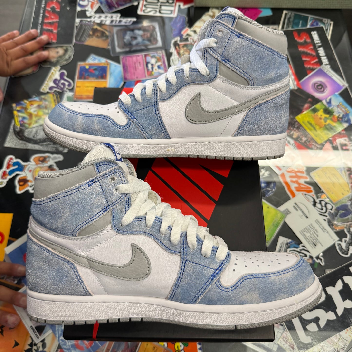 Jordan 1 Retro Hyper Royal Smoke Grey U8