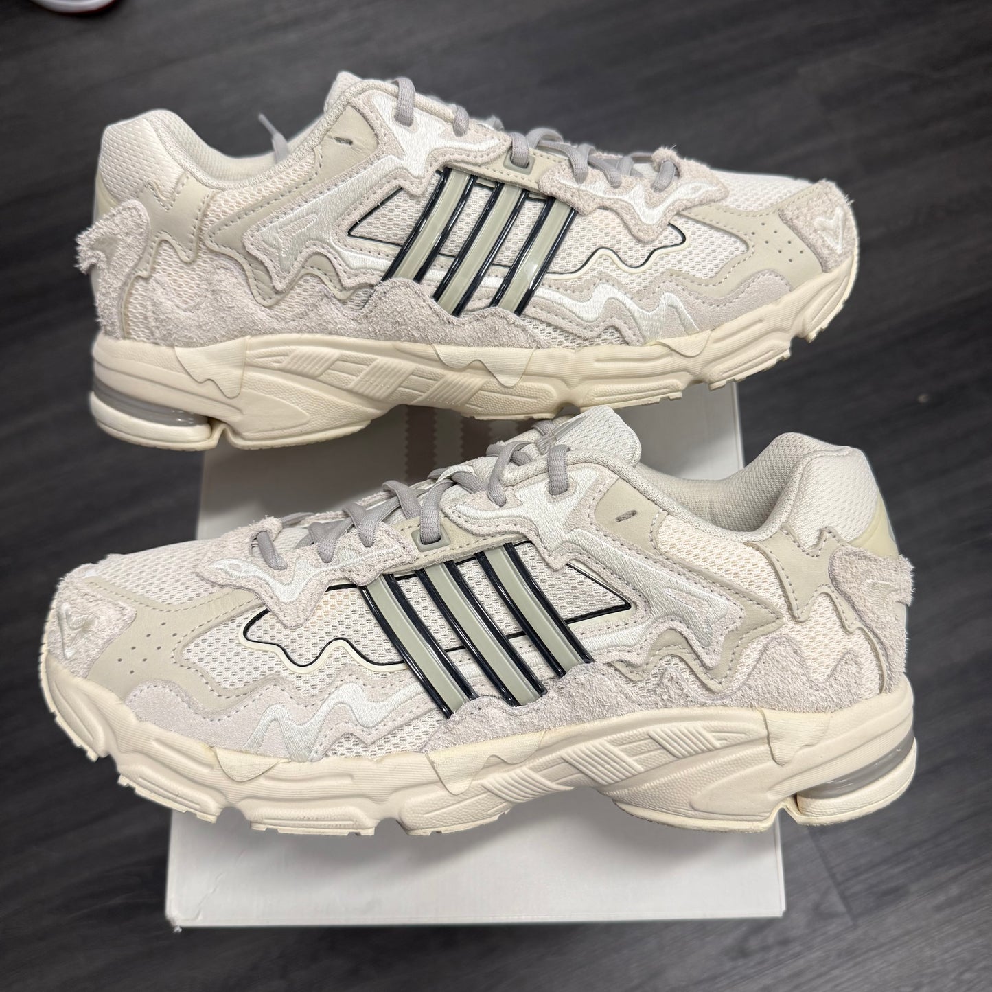 Adidas Response CL Bad Bunny