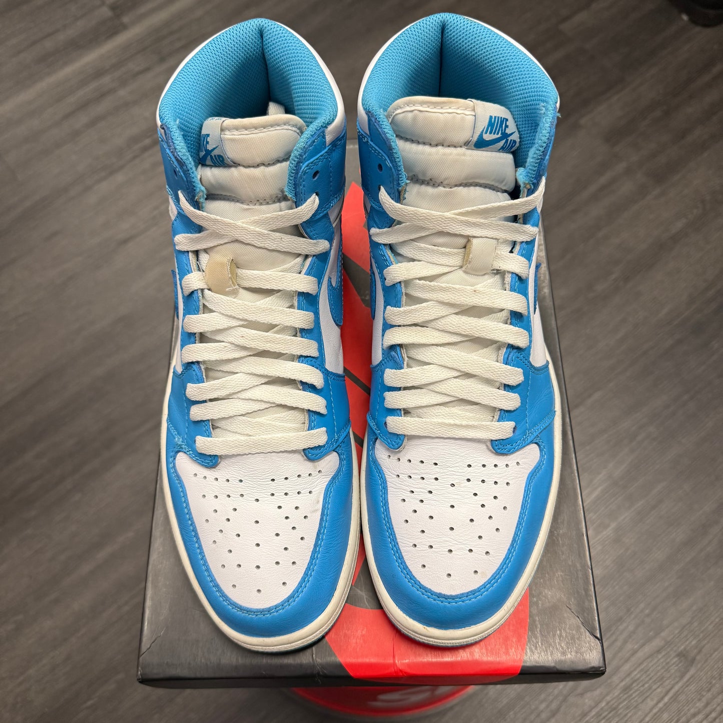 Jordan 1 Retro High UNC U
