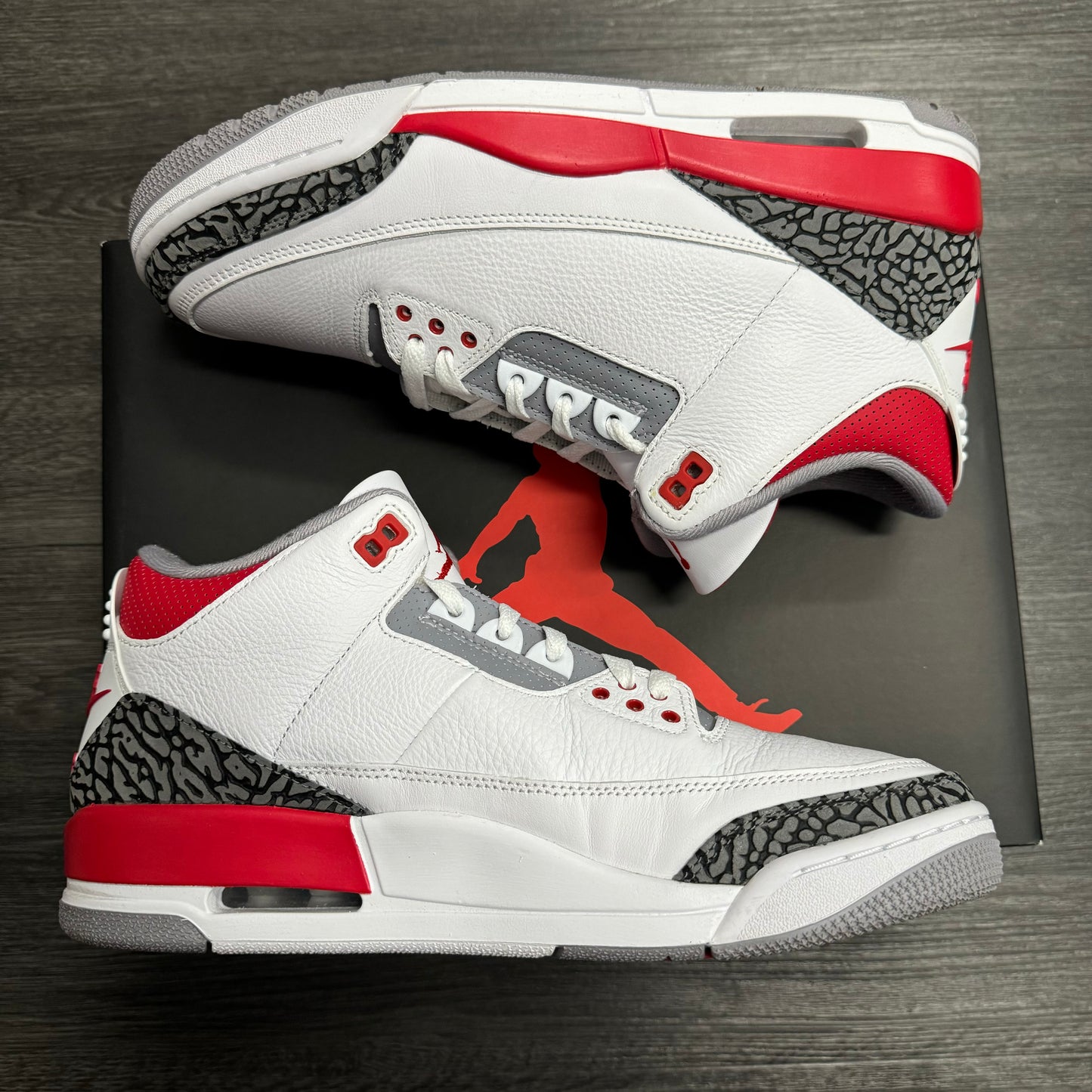 Jordan 3 Retro Fire Red 2022 U